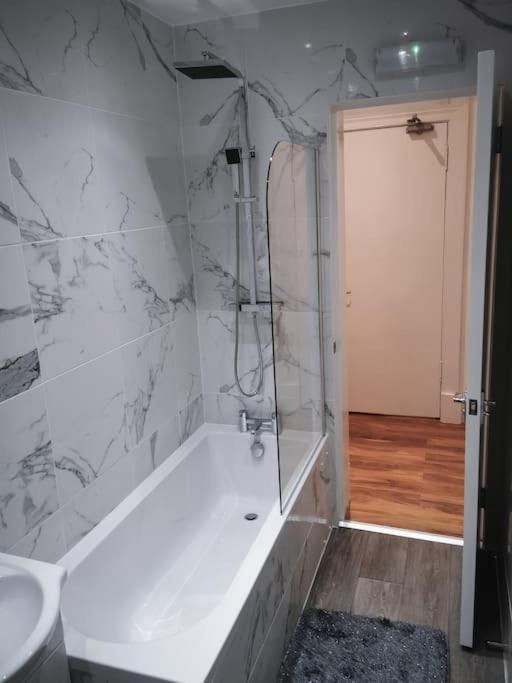 S.H Apartments กลาสโกว์ ภายนอก รูปภาพ